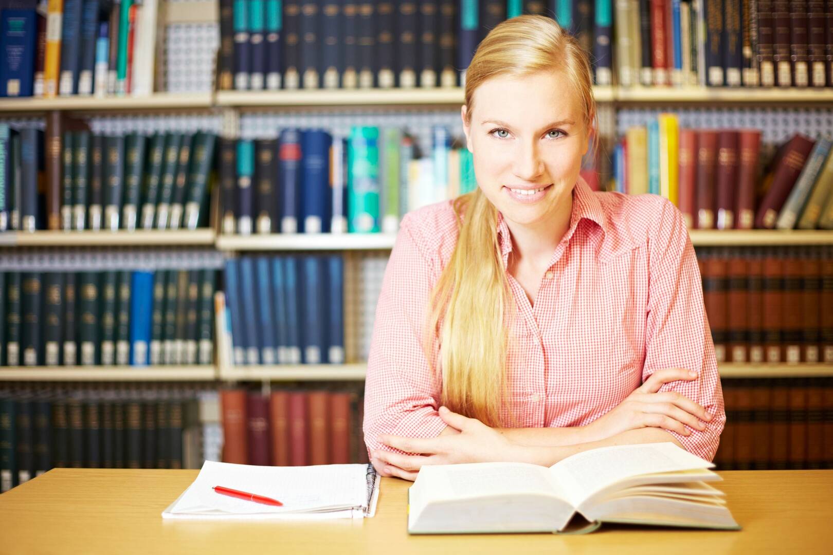 Real Estate Lawyer Delivering Professional Legal Services for Property Purchases in Vaughan Ontario